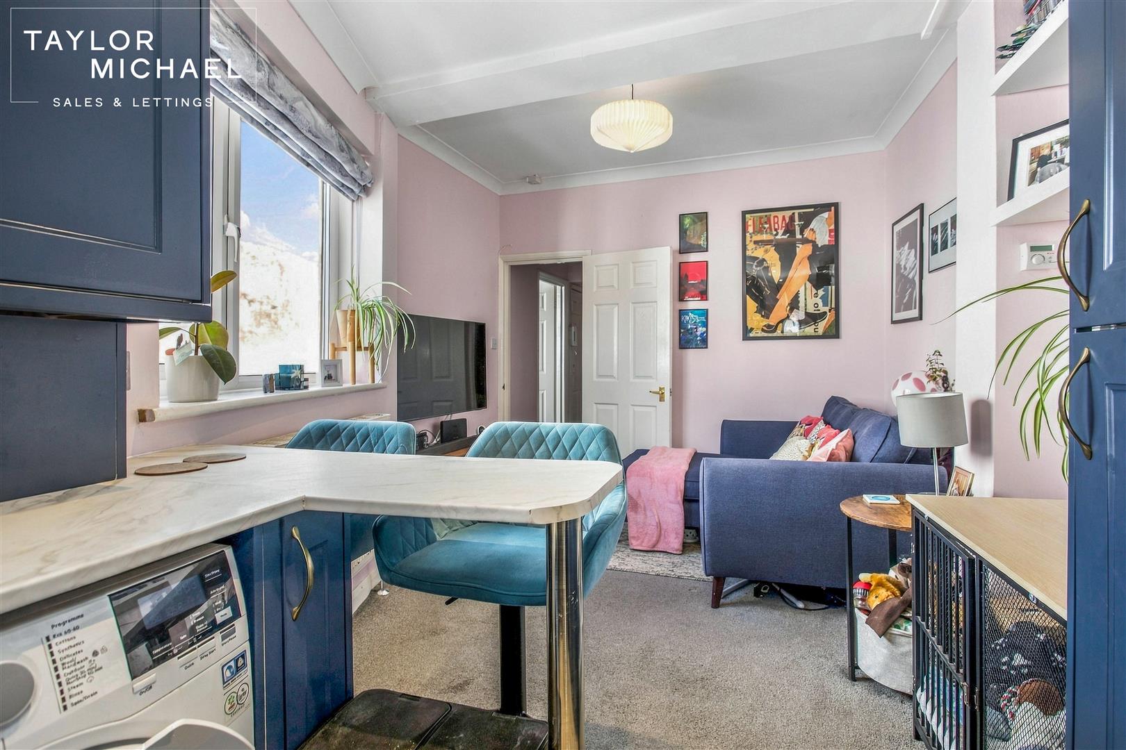 Living Room / Kitchen